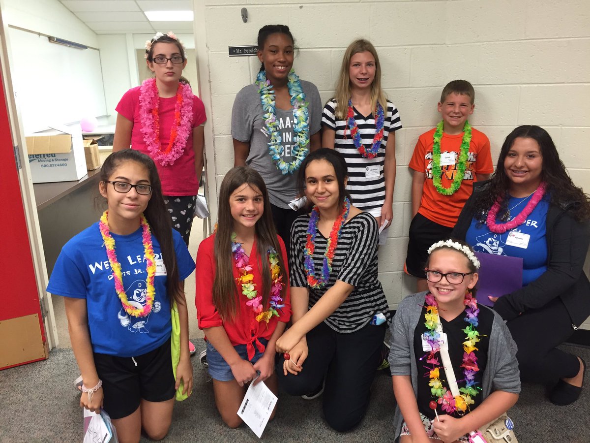 AngelaSnitgen's tweet photo. Fantastic tours with the DAVIS WEB team. @davis_web #DJHweb2016 https://t.co/x5JMn4412f