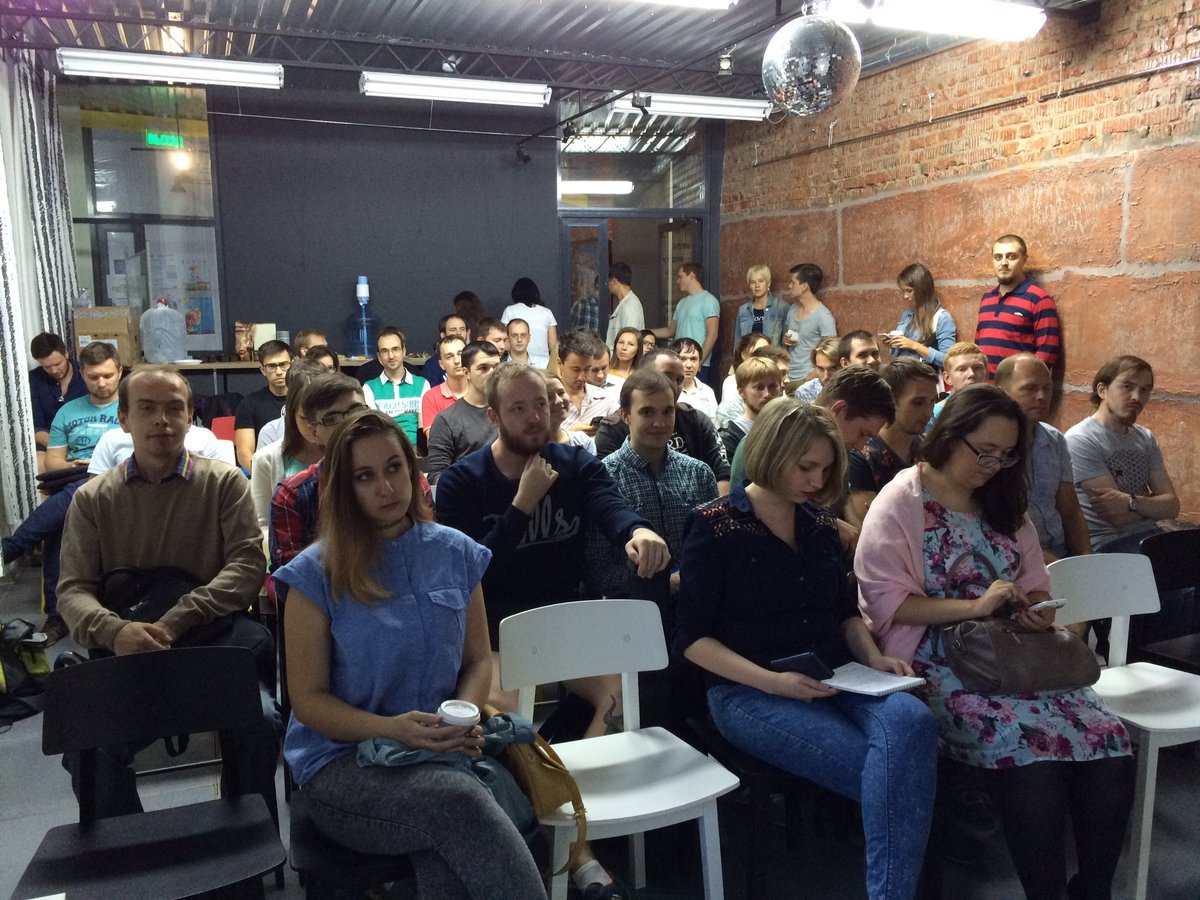 Почти все собрались. Сегодня в Ижевске мы будем слушать доклады о vue.js, Sass и о развитии карьеры верстальщика.