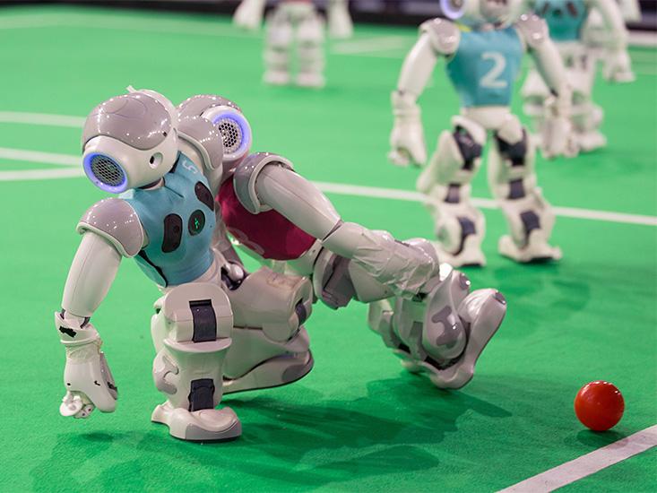 georgemias's tweet image. Robots learning to team up: #Robot Soccer nautil.us/issue/39/sport… via @NautilusMag #AI
