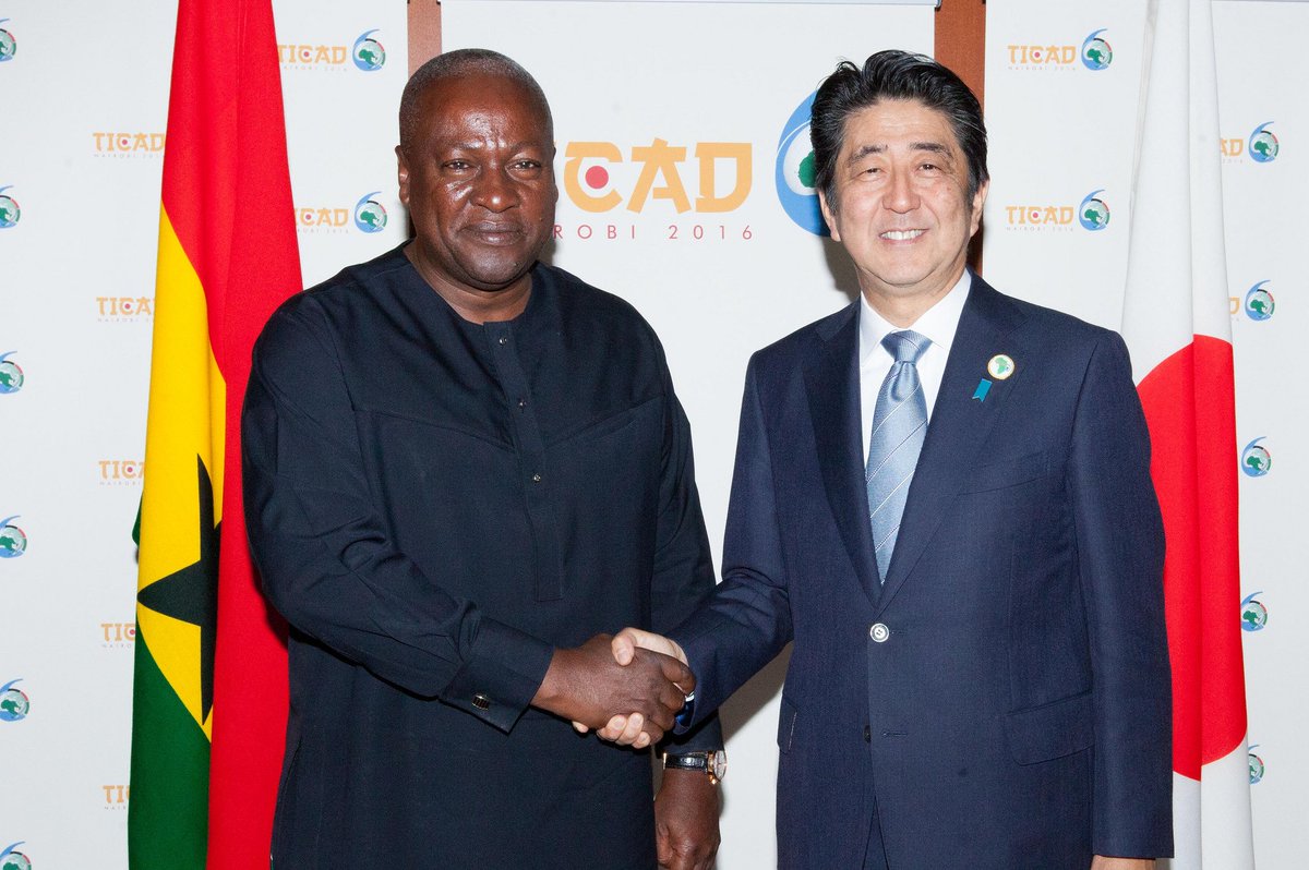 JDMahama's tweet image. Met with Japanese PM @AbeShinzo a while ago in Nairobi. Japan remains our key dev't partner. #TICAD6NAIROBI.