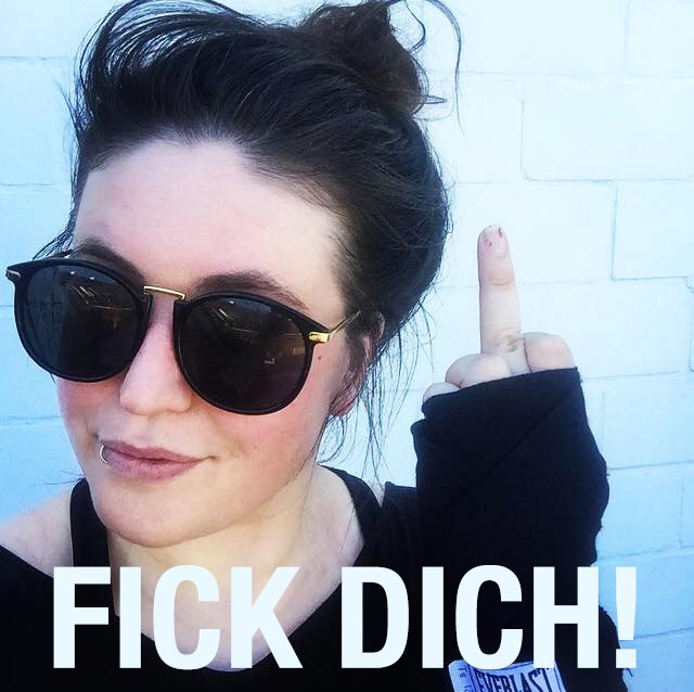 mariemeimberg's tweet photo. #TeamVaseline und ich wir haben ne klare Ansage an die Vergangenheits-Marie: 
https://t.co/ukhOf88Zc1 https://t.co/cCzhQSiyMi