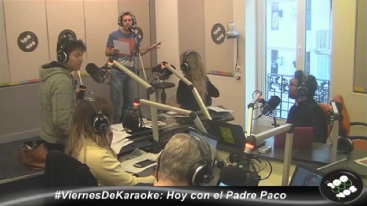 patamusic's tweet photo. #ViernesDeKaraoke @la100fm #masRaggi #Tremendoo #Aplausos https://t.co/5KfN15M1PO