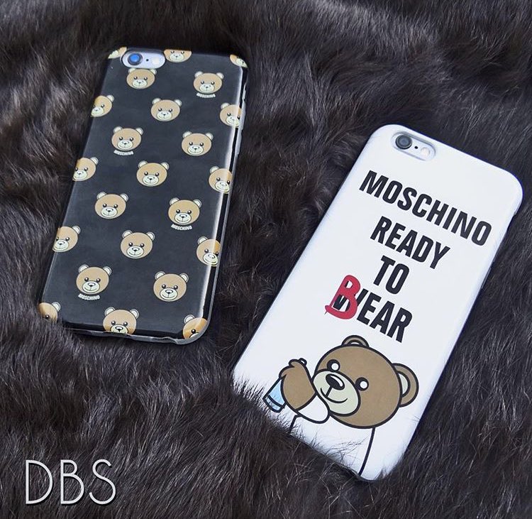 dbsoficialok's tweet photo. #fundas #Moschino #blanca #negra #osito #cariΓ±oso #accesorios #dbsoficial https://t.co/ja29qO2evq ππ https://t.co/zrPX1eUSZW
