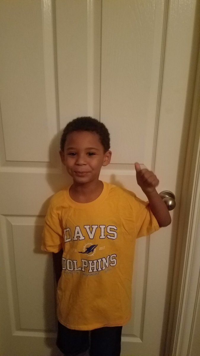 llbrooks's tweet photo. Rockin' our Davis Spirit Wear to end the first week of school.#davisgrows #kindergartenrocks https://t.co/E2HUFaO0PT