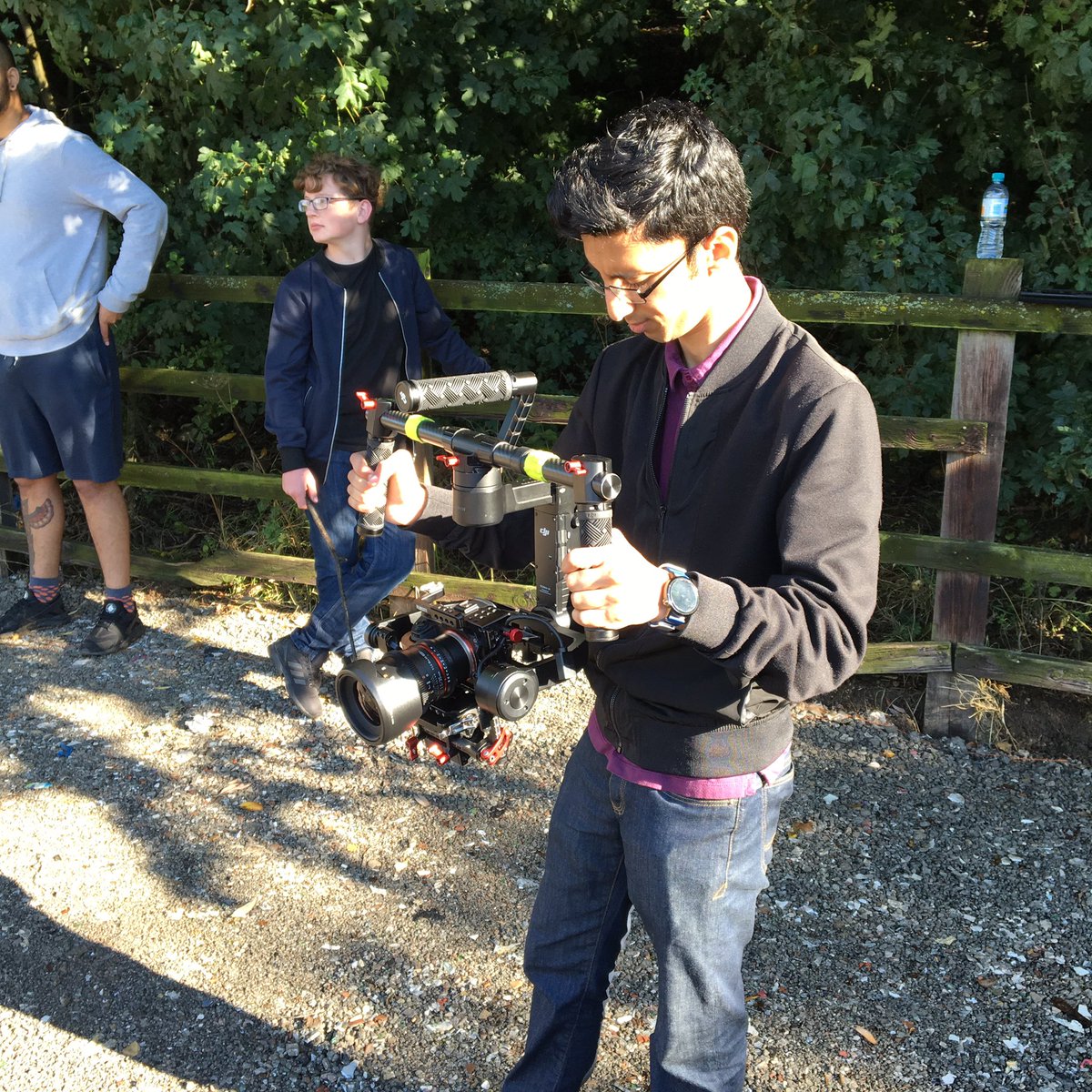 BlueBridgeFilms's tweet image. Our cameraman/DoP @junaidiqbal_ checking out the ronin rig! #thegrassisgreener #filmmaking #shortfilm #bbf