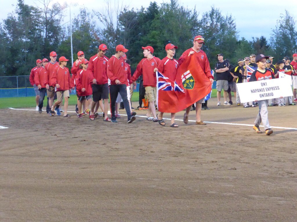 SaraSutcliffe1's tweet image. Opening ceremonies at the Easterns...@ExpressU14!