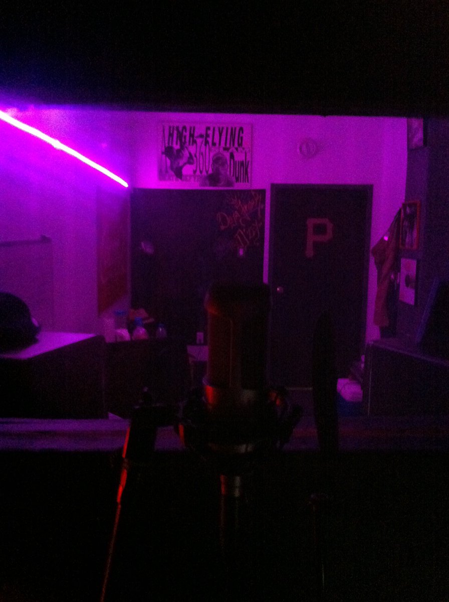 TheParafino's tweet photo. #newstudio #ready https://t.co/Tk1uIaa4Ua