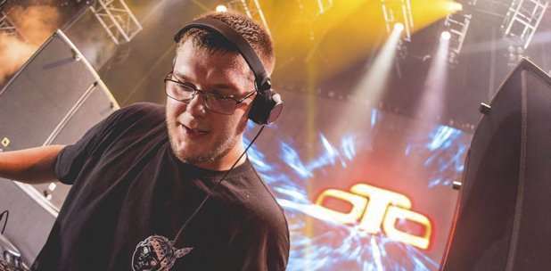 <a href="/TwistClubMadrid/">Twist Club</a> presenta hoy cartel nacional con <a href="/oToDnb/">oTo dnb</a> 
#drumandbass #clubbing #Madrid

bit.ly/2bFlrkJ