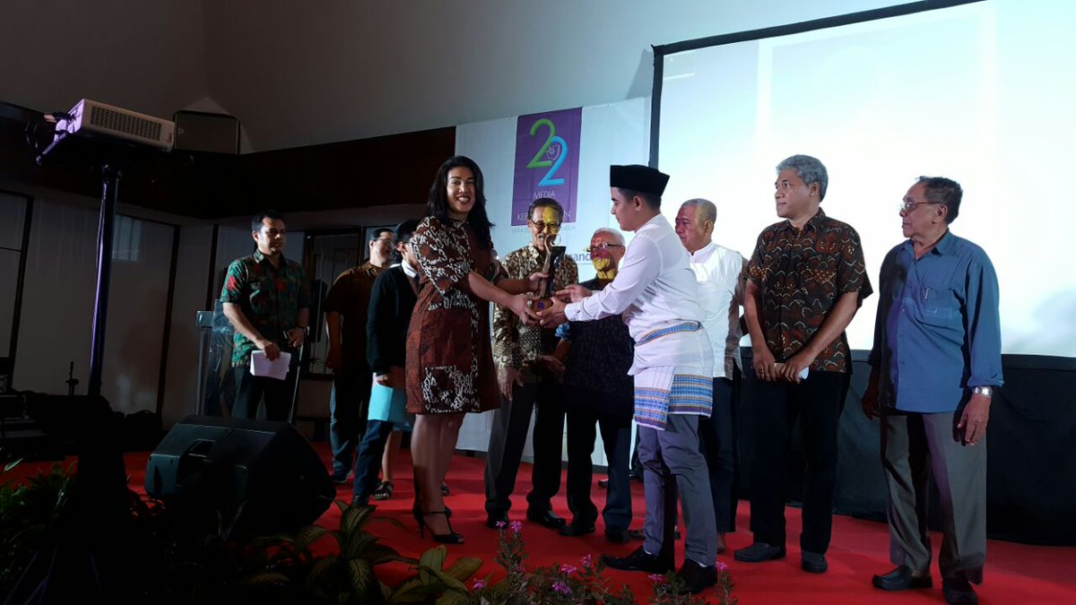 wahyususilo's tweet photo. Selamat utk teman2 @IPT1965 dan Forum LGBTIQ yg meraih Suardi Tasrif Award 2016 #AJI22tahun @AJIIndo https://t.co/8WwASrCm5U