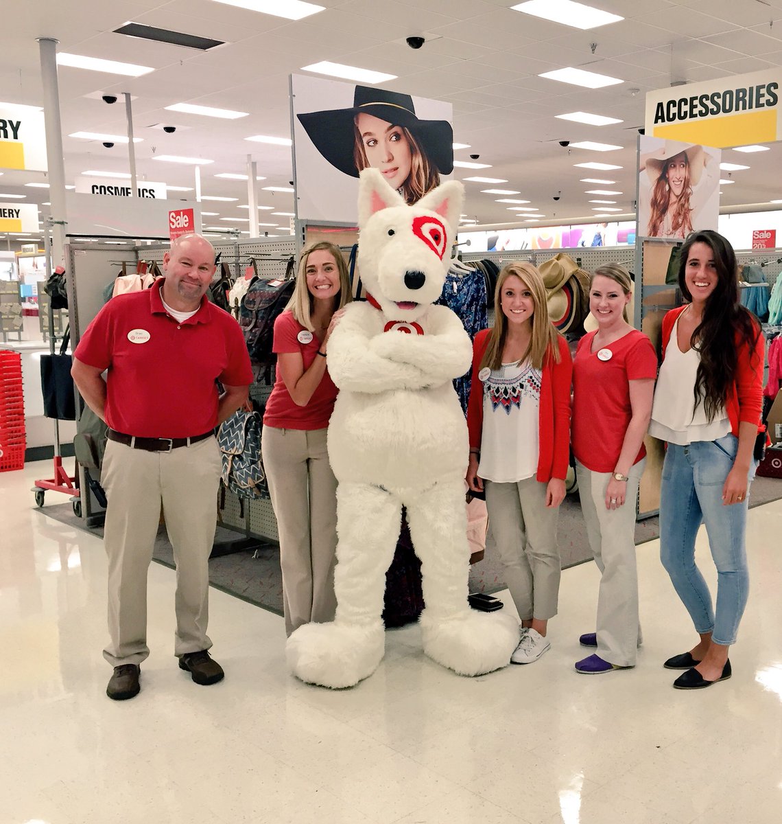 goossteph's tweet photo. we had a blast at #T1022 for #ECU move in! Great job @Mark_T_Ruddock and team!! @alphill5 @25chili @melistanik https://t.co/T8O8HaKOiS