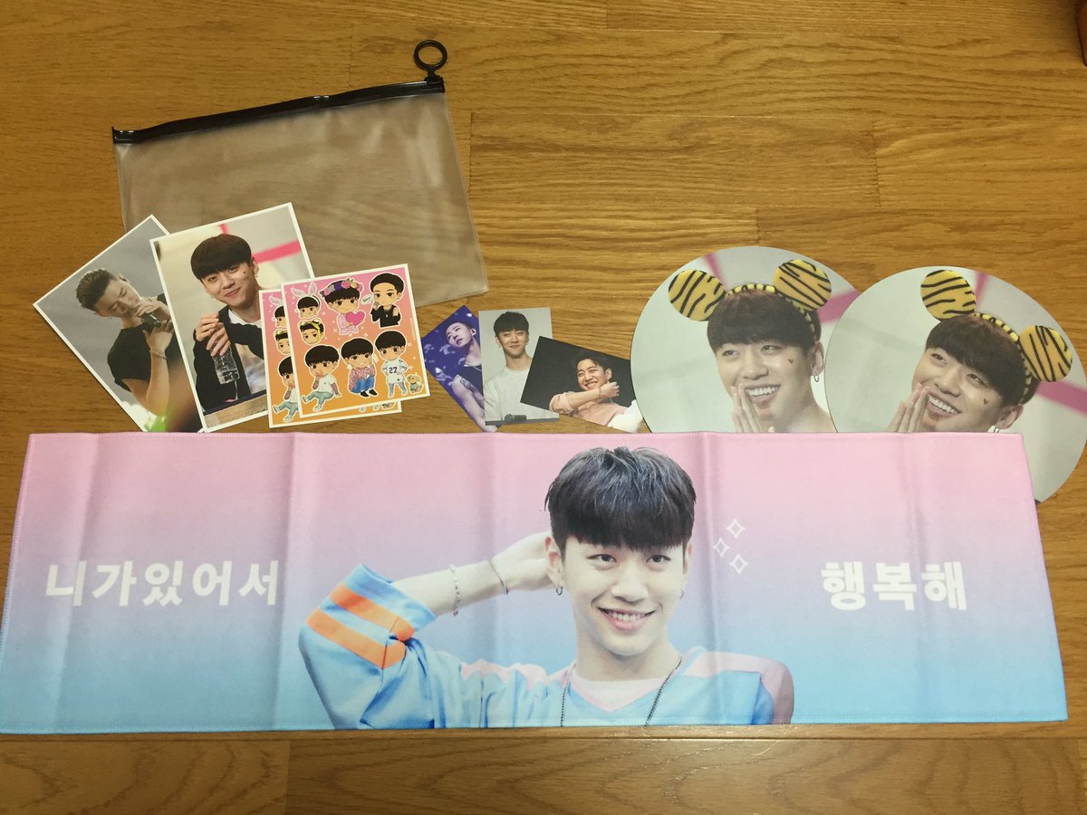 <a href="/headBangin_/">headBangin'</a> 연락 늦어서 죄송합니다ㅠㅠ
예쁜 슬로건와사진  감사합니다. 
"니가있어서행복해"가 내 마음 똑같애요♡
소중히 합니다^^앞으로도 잘 부탁드립니다‼︎