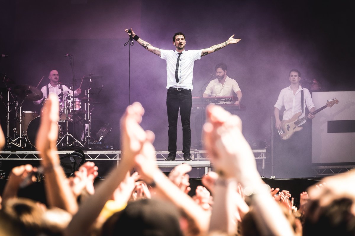 📷 - <a href="/frankturner/">Frank Turner</a> at <a href="/OfficialRandL/">Reading & Leeds Fest</a>. The streak goes on...
Shot for @DiscoveredMag