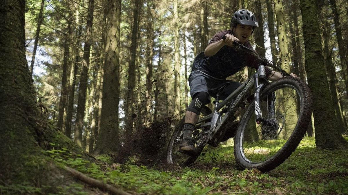 15 minutes of fame in 3 minutes! <a href="/CaldwellVisuals/">Tom Caldwell</a> in front of the camera this time. vitalmtb.com/videos/member/…