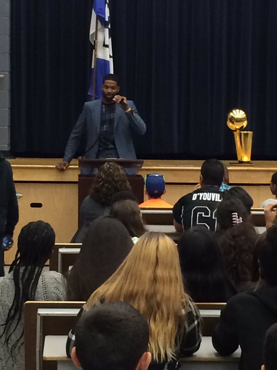 dYathletics's tweet photo. Tristan brings the NBA trophy to his old stomping grounds #dybasketball https://t.co/gfzBcqkxI1