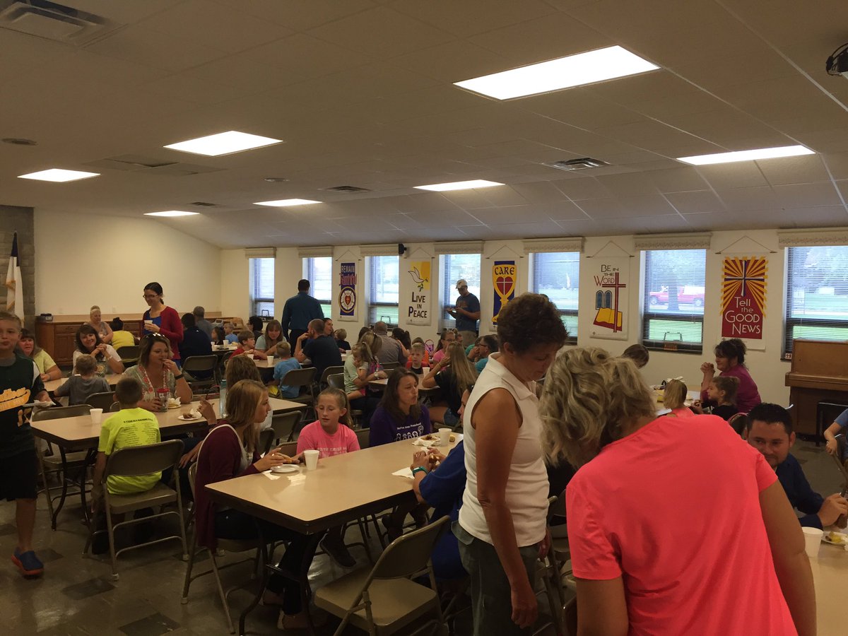 STJLS_MATTOON's tweet image. Thanks to the St Johns PTL for a wonderful family breakfast this morning!