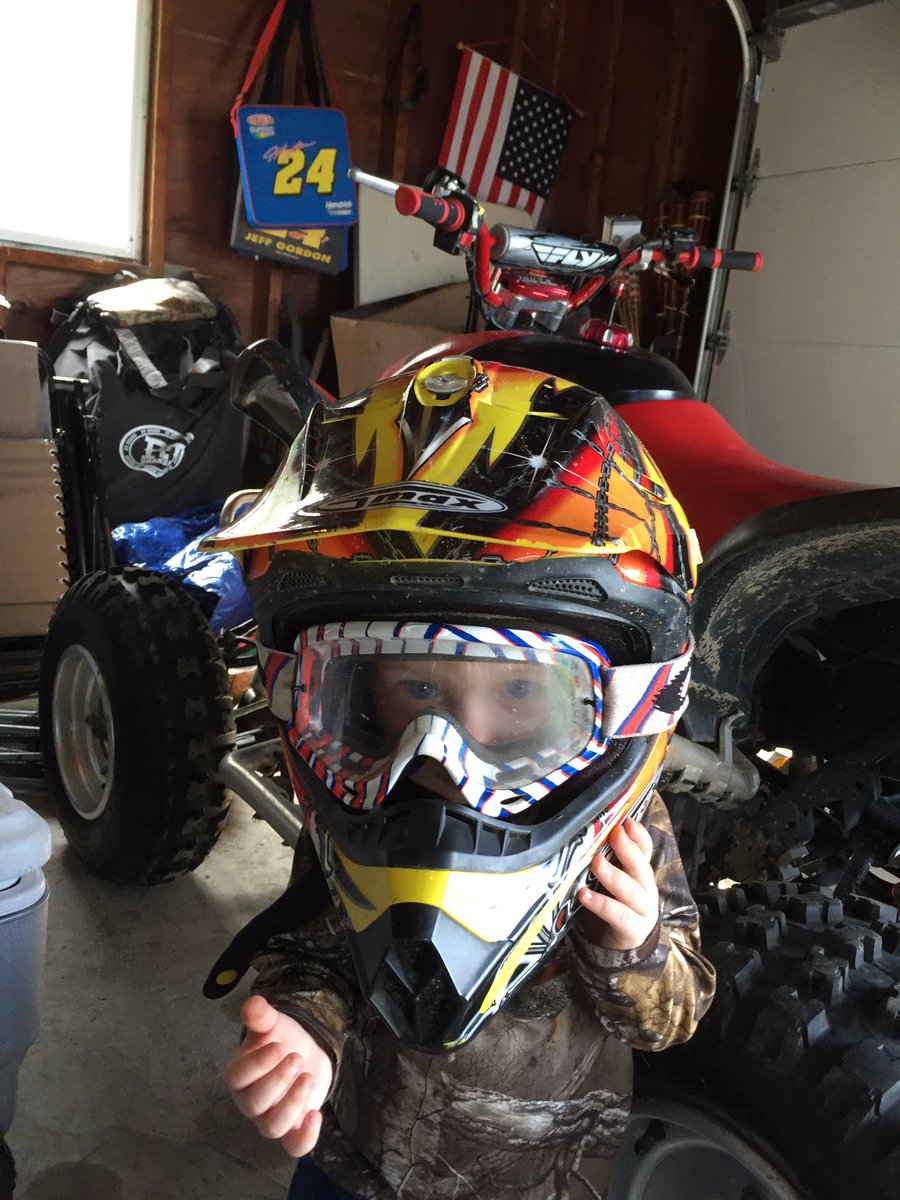 45buttonbuck's tweet image. Little racer grandson