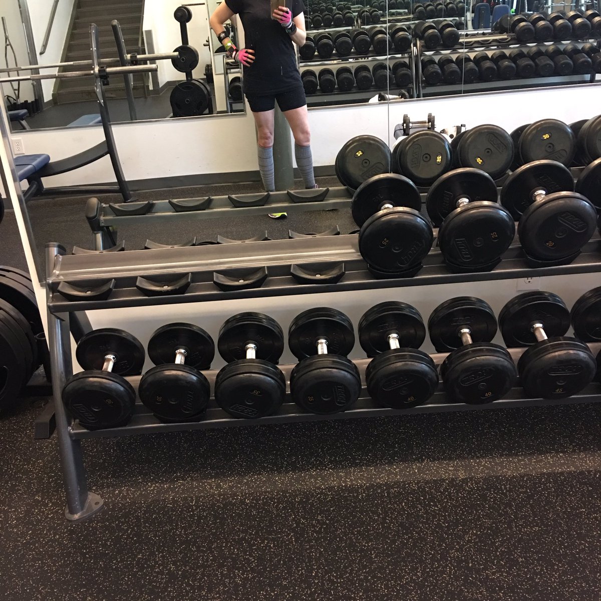 runnergirltrain's tweet image. Getting work done✔️ @BeastSensor #gymlife #lifting #beastsensor #sockwellusa #womenwholift