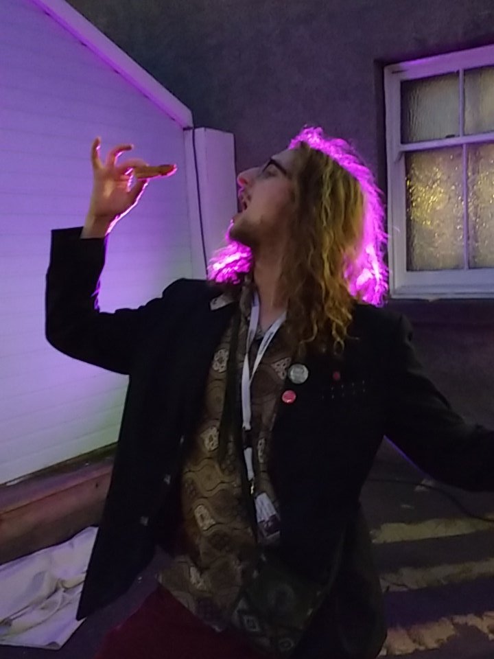 Can't get a beigel get a toasty from <a href="/TheCheeseShack/">Cheesy Toast Shack</a> our accordionist agrees