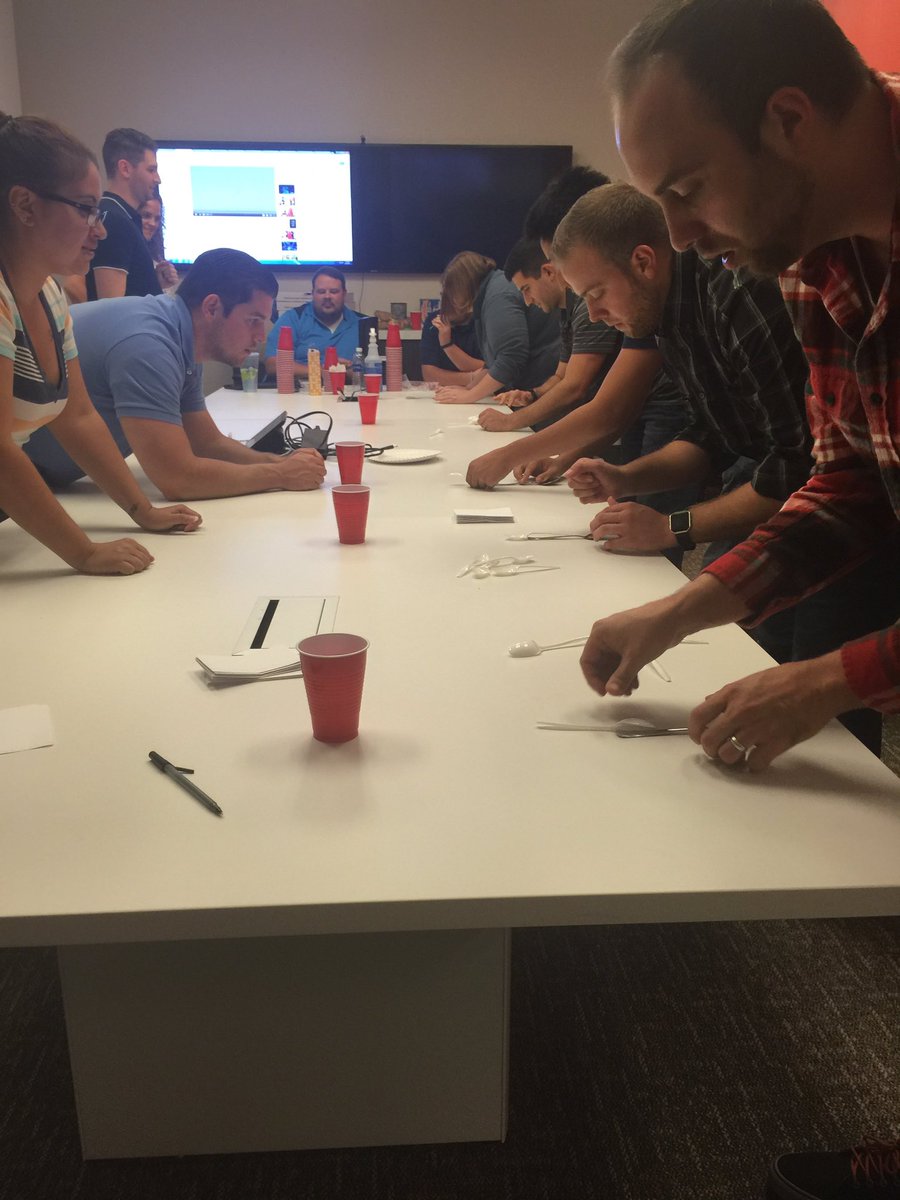 ErinScholtz92's tweet photo. Spirit week! Minute to win it! #R400IC #target #ap @Tim_blundo @nicole_lutter26 https://t.co/XIwkY1GLZz