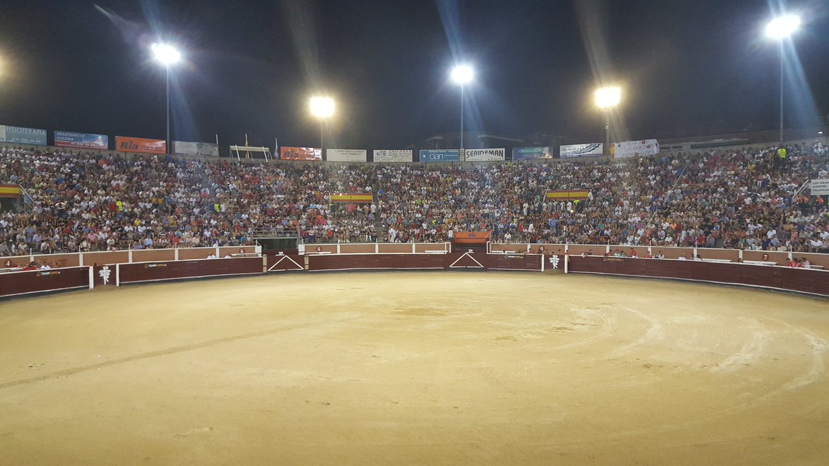 FranGam's tweet photo. Recortes de Sanse para que luego digan que no hay afición, Sanse es Taurina pese a quien pese #sanse #sanse2016 https://t.co/sTRXNBn8lJ