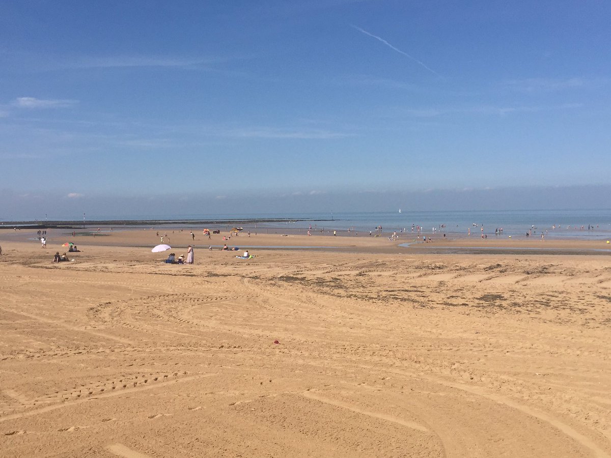 BlackBee223's tweet photo. Fantastic day out in #Margate. Sun, sea, street art &amp; culture.  A few brilliant exhibitions on @TCMargate too. https://t.co/RpFkemf023