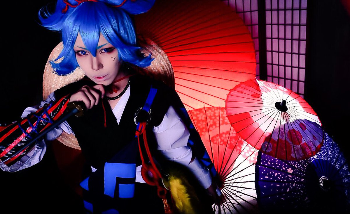 ゆめチカ على تويتر とうらぶ初コスをふりかえろう ハコアムオールナイトでの小夜左文字 んんんーめっちゃ背景綺麗やのに ワイ顔イカツすぎやしメイク濃いしウィッグえぐいしほんまごめんなさいのやつorz せっかくかいかいに撮ってもらったのに 泣