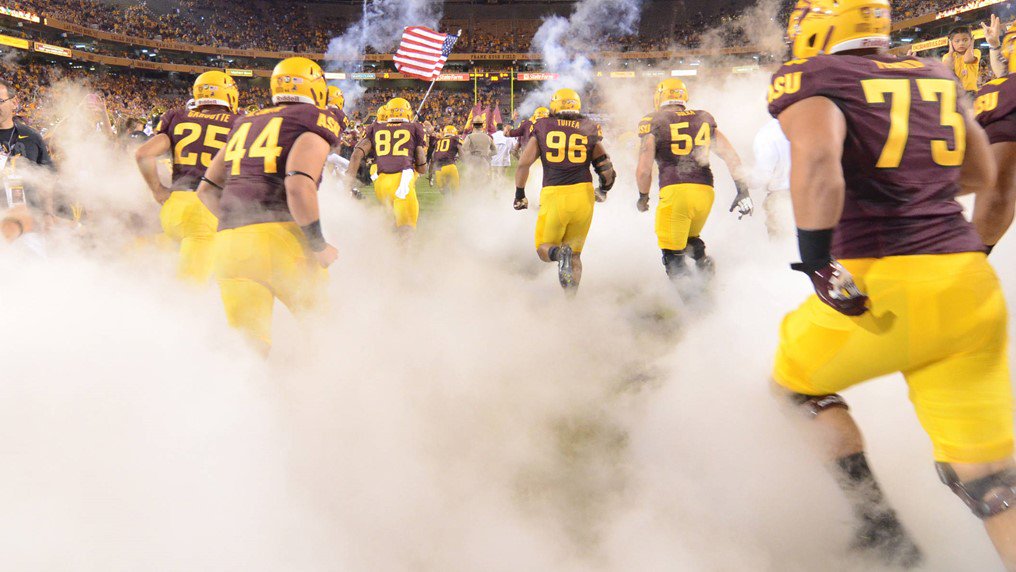 ASUYoungAlumni's tweet image. Buy Football season tickets at a discount if you graduated from ASU in the last 3 years. bit.ly/2bR00hu