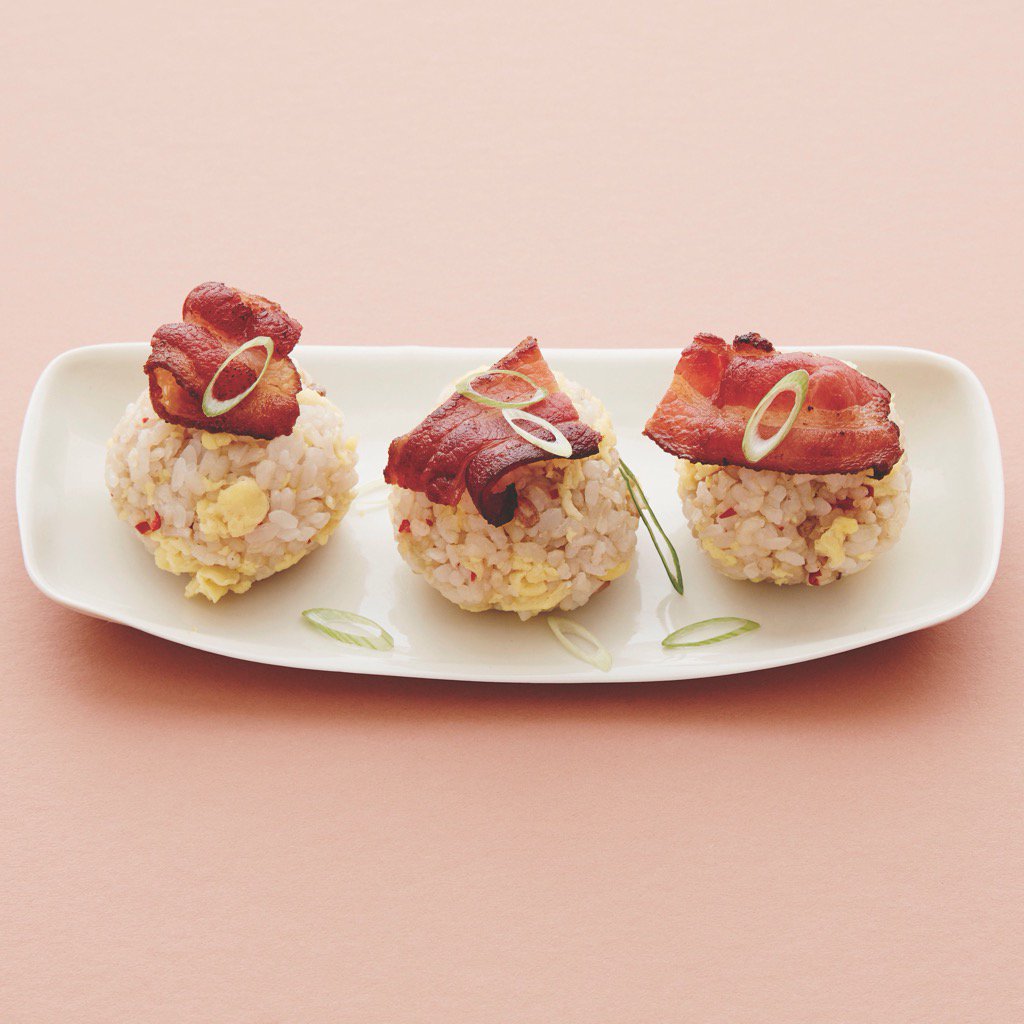 Tune in Sat at 11 to learn how to make bacon and egg onigiri from <a href="/sonokosakai/">sonoko sakai</a>. #ricecraft |📸 by <a href="/mattarmendariz/">MattArmendariz</a>