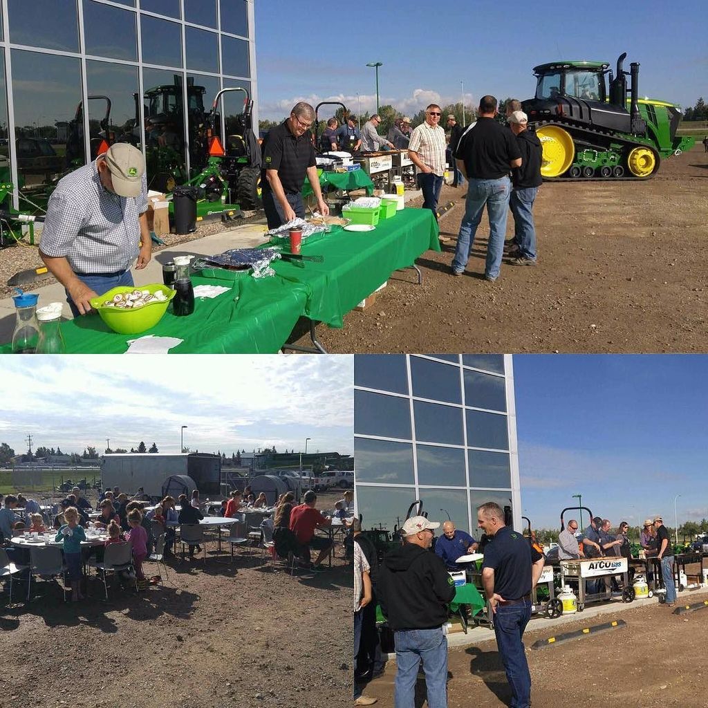 Twan_van_Ham's tweet photo. #cornfest2016 #pancakebreakfast right now at #westerntractor #taber. https://t.co/7os85iPLyJ https://t.co/ydN4mkHg0n