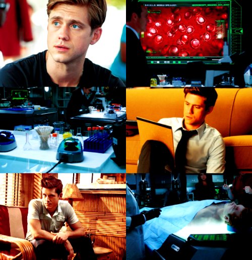 SHIELDsRatLab's tweet image. 》Agents of S.H.I.E.L.D.
》Experienced
》AU | Male!Jemma Simmons
》Aaron Tveit as Simmons
》Literate | Descriptive
》RT?