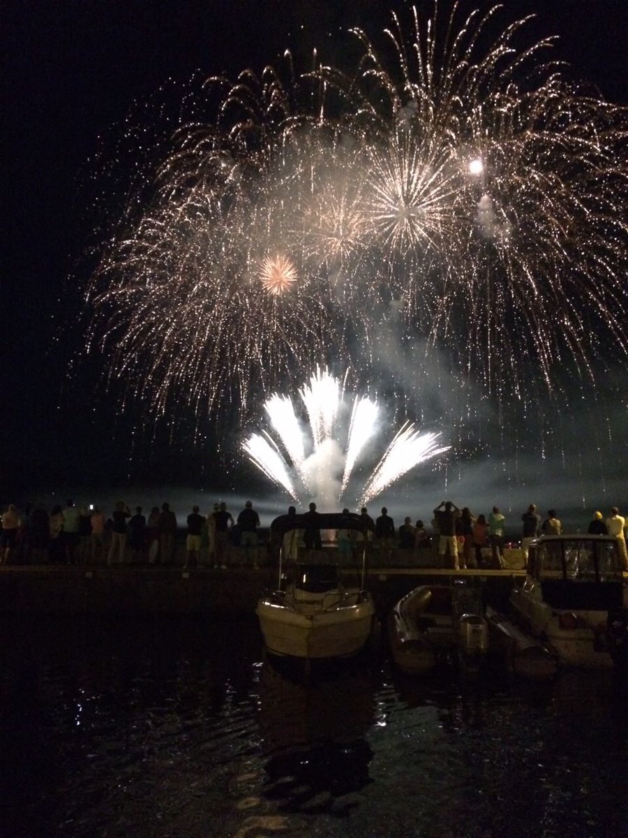 limone_sun's tweet photo. Visit Notte Di Fiaba, Riva, for fireworks on Saturday. Ask your TLM Advisor about boat cruises &amp; late night ferries https://t.co/JjW6LuQKDA