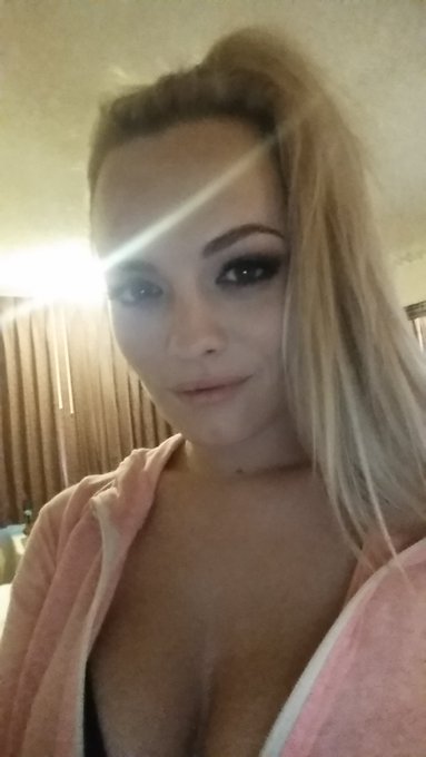 Good morning world.. Happy Friday!!! https://t.co/Q0kdjb7zJb