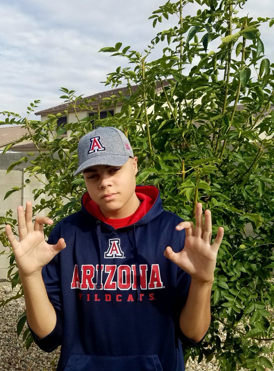 CynNPhx's tweet photo. Hey @AZATHLETICS he's only 15 &amp; 6'3"...sign him up now!! My #AZWildcat legacy. #WearTheColors @UofA https://t.co/h6dUk4bTih
