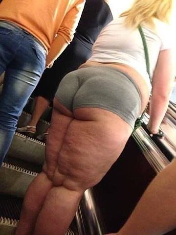 Мне надо смотреть на это каждый день,чтобы не думать что я толстая
