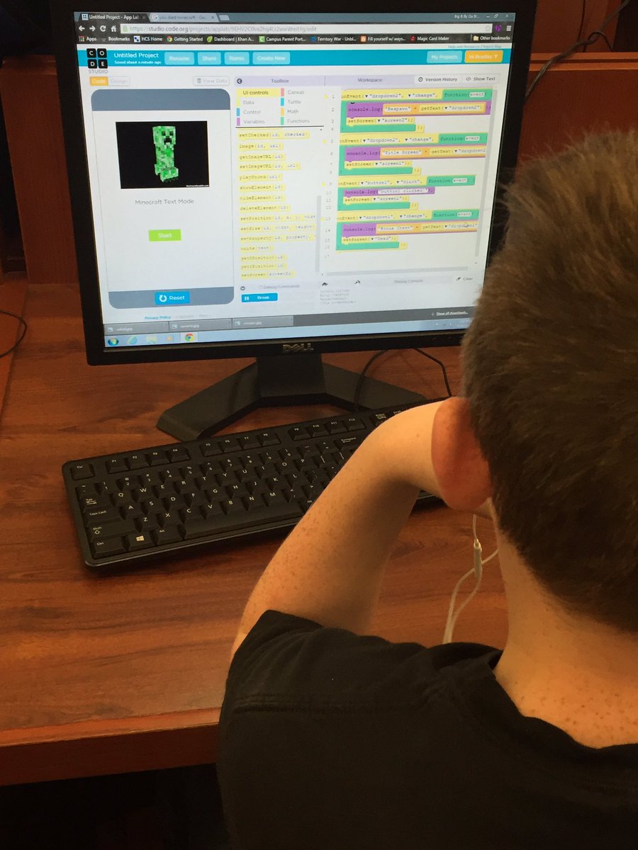 lmstorey's tweet photo. Student learning how to code in Mrs. Storey's coding class at North Middle School. #HCSMakeItCount https://t.co/WsoQmQpNNd