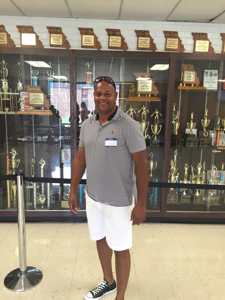 Ron Walton from the Class of 86'. His track records in the 200M and 400M still stand. #HonoringThePast