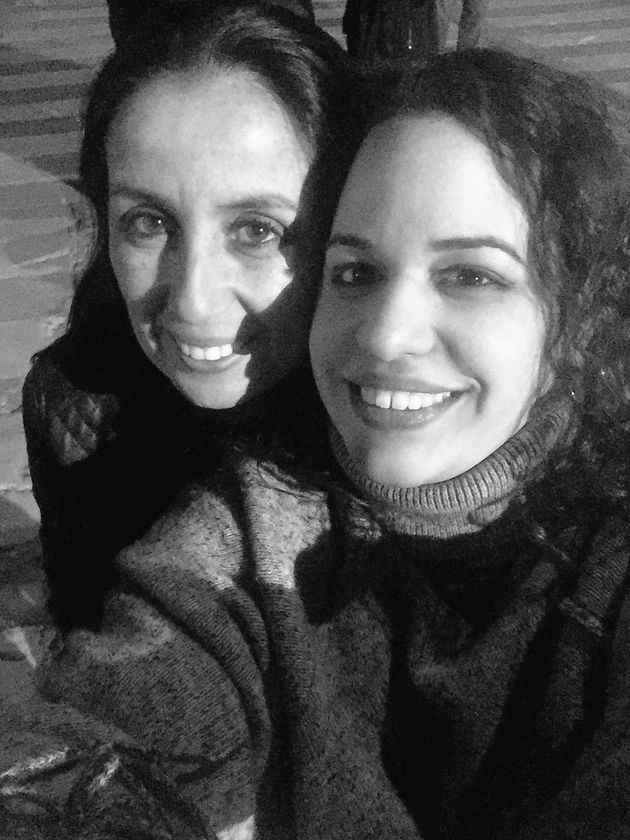 zeny_lopez1's tweet photo. QUIERO A MI IDOL EN VIÑA #LaEncuestaDelMonstruo en #Viña2017 Tiene que estar PANDORA @VozDelMonstruo #YNLC Bibi❤️ https://t.co/cxphFjGRkC