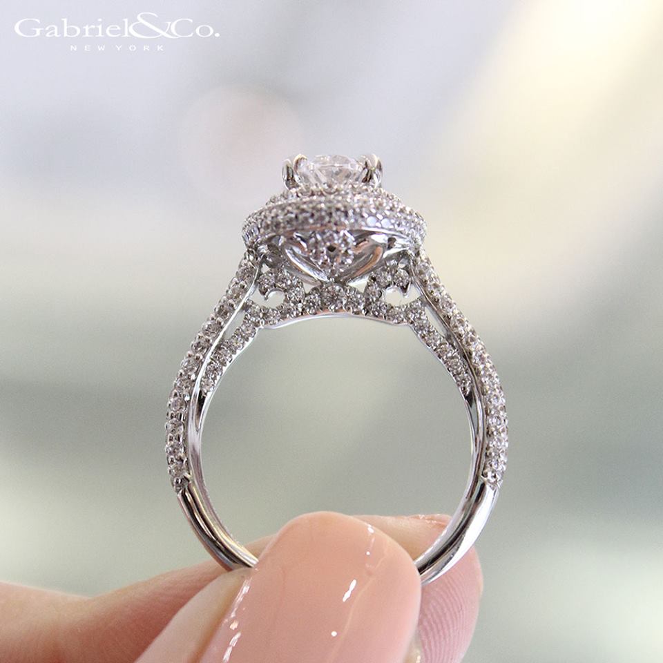SpathJewelers's tweet photo. A ring fit for my queen. #GabrielCO #GabrielNY #Beautiful #Marryme #Ido #Bride https://t.co/pILmt1VviF