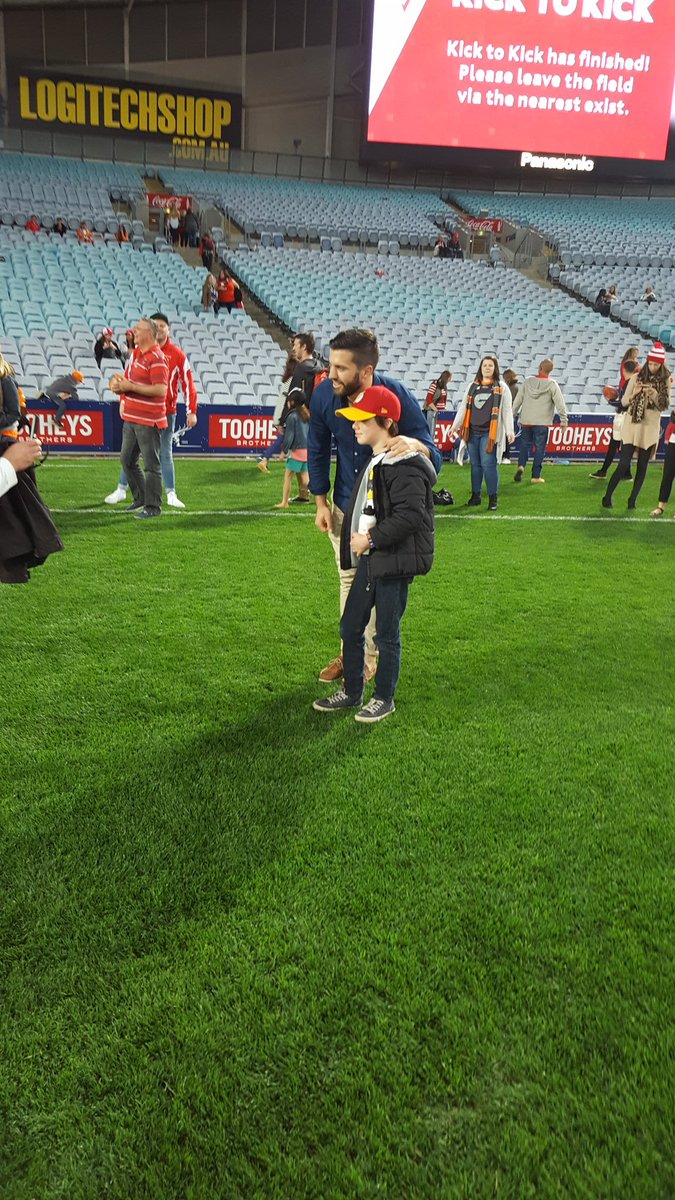 bigRED___'s tweet image. Tedesco pondering a code switch maybe to the @GWSGIANTS @dailytelegraph @Erin_Molan @JimWilsonTV #GiantsSwans