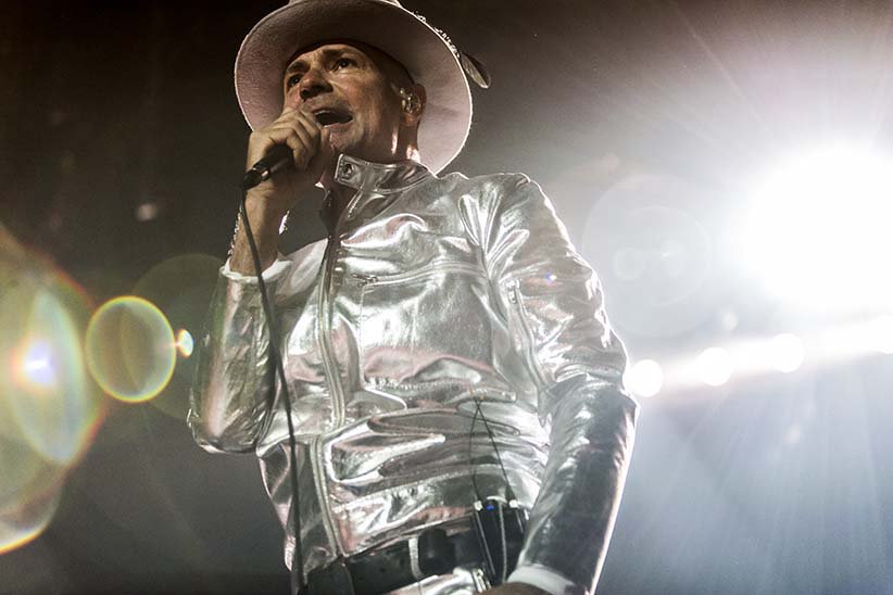 .@josephboyden: "The Tragically Hip taught a whole nation how to simply be in the moment." ow.ly/66e43041klO