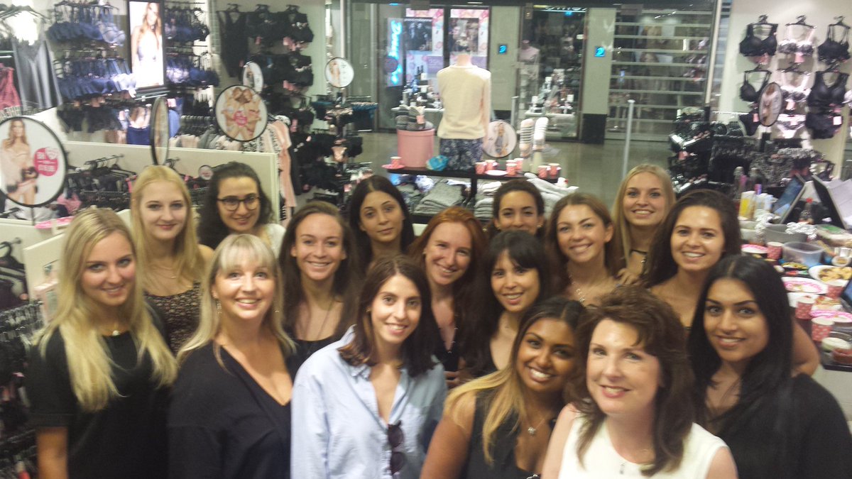 May I introduce to you....... Team Alex 2.0 <a href="/Hunkemoller/">Hunkemöller</a> #hkmfun #teamAlex #fashionista #girlpower