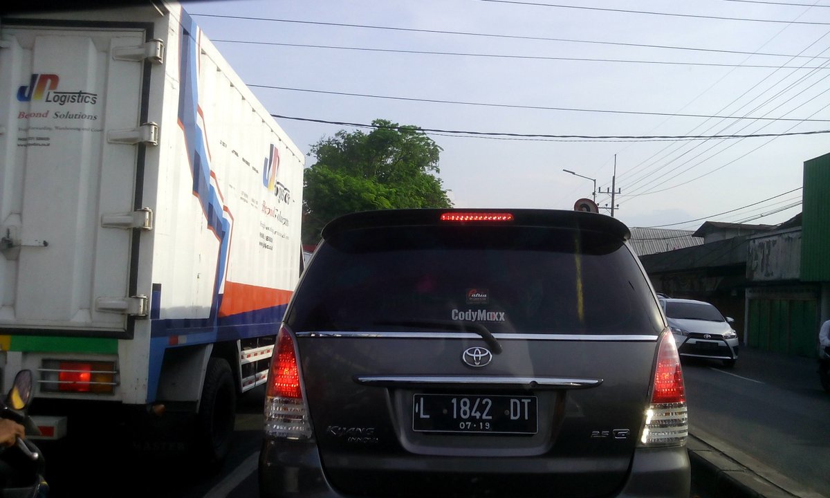 ipho_dewi's tweet photo. @e100ss mohon info di porong macet ada apa ya? https://t.co/BDtpVqt99P