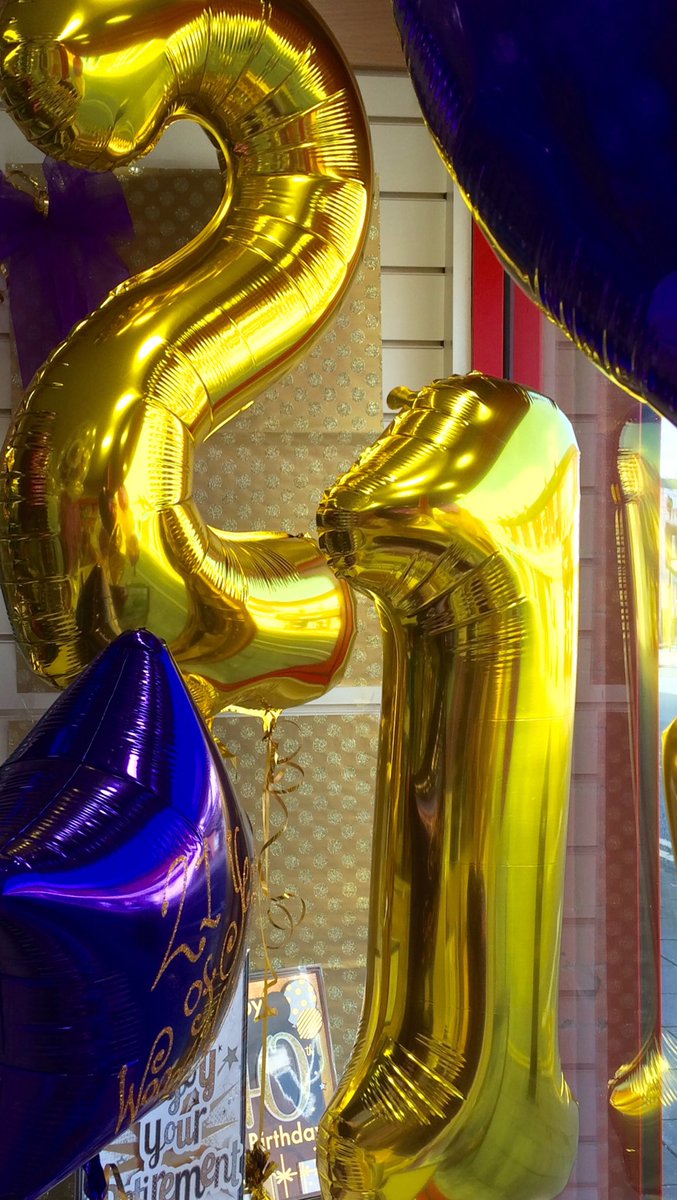 fromtheheartRED's tweet photo. Purple and gold - so popular just now. 21 years' of wonderful you!! Congrats! #fromtheheart https://t.co/5N3W1mGTPg