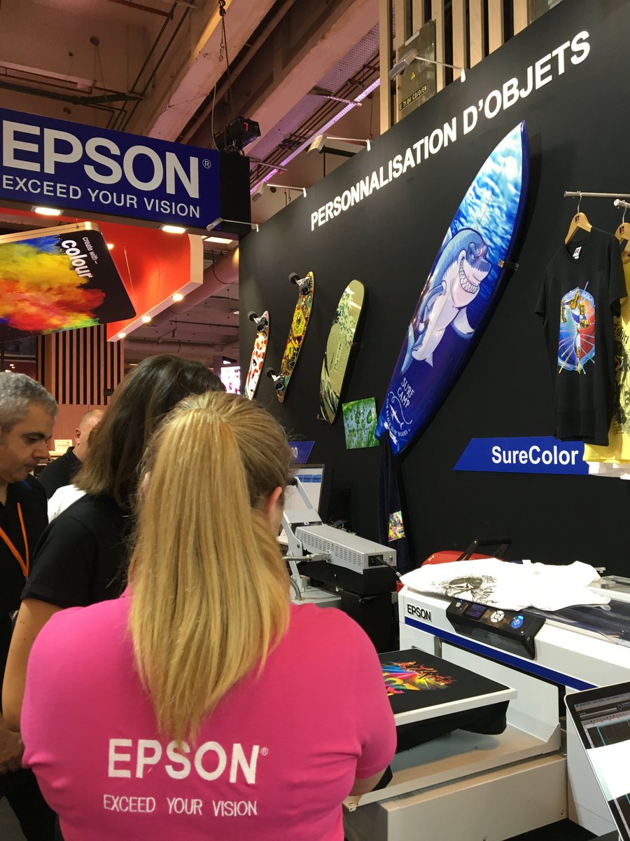 EPSON_fr's tweet photo. Un nouveau jour sur #ViscomParis , l'équipe Epson vous attend pour vous montrer les dernières tendances #SIGN https://t.co/xUBHPlA4yX