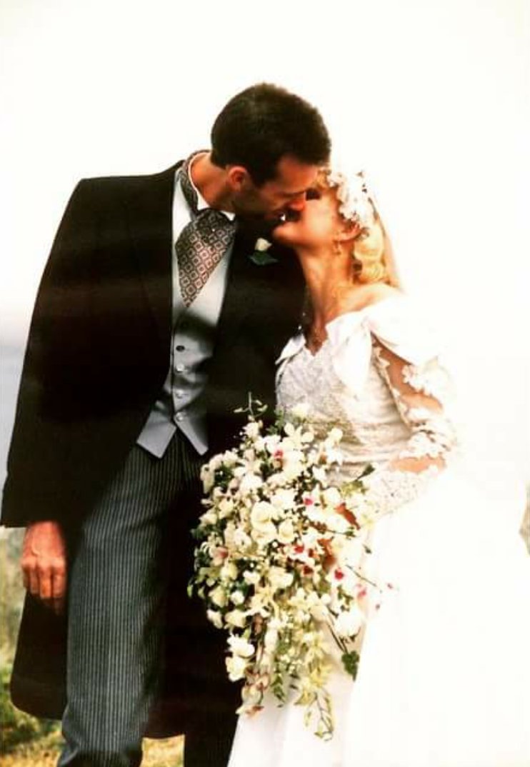 Mansta379's tweet photo. I nearly forgot! #HappyAnniversary to my funny, darling old man.... #26years! It was a beautiful day in 1990 too 😍😍 https://t.co/kbEVmjj4Zo