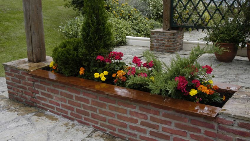 bricomaniatv's tweet photo. Paso a paso para hacer una jardinera de exterior: https://t.co/rwyvm8QeJO #bricolaje https://t.co/Pv8TuBPI8E