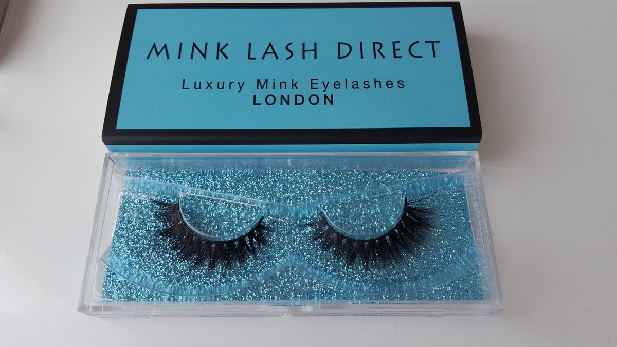 Our 3D Mink Lashes in 'PEACOCK' style. Available Now. 
#lashes#minklashes#falselashes#3d
minklashdirect.com