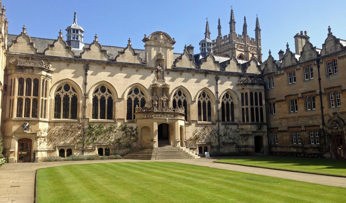 Oriel College tweet media