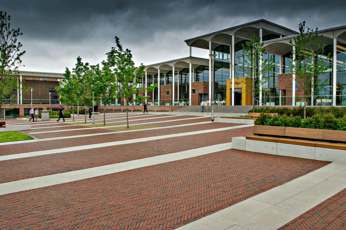 Hardscape_ENG's tweet photo. THROWBACK: #Clay paving at @TrentUni in the midst of trees and benches! #ThrowbackThursday #TBT #Nottingham https://t.co/ttYrHnlXop