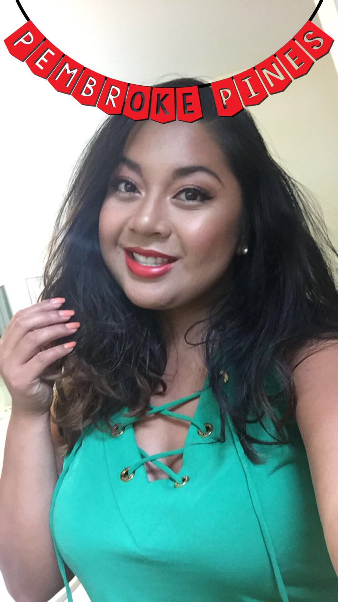 FullBeautyByAMC's tweet photo. I moved to Florida. Took a mini social media break! I'm back! I keep doing the same bronze looks since it's so hot!! https://t.co/0KqbtkAMo1
